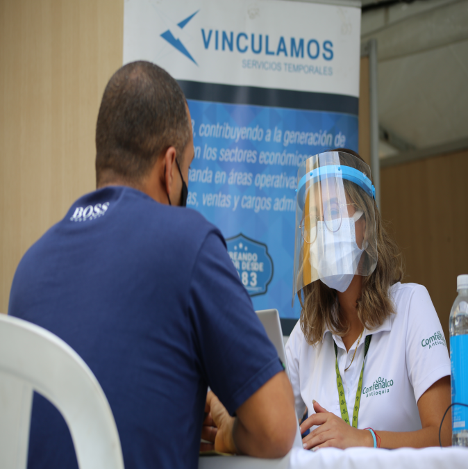 Postúlate a alguna de las 1.148 vacantes de empleo que tenemos en Antioquia