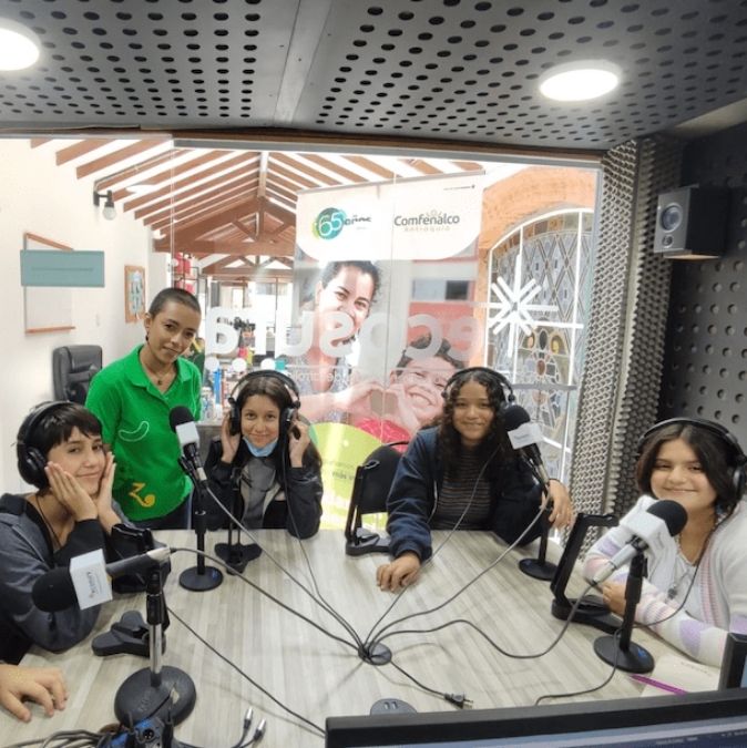 ESCUELA JUVENIL DE ANIMADORES DE LECTURA EN LA RADIO