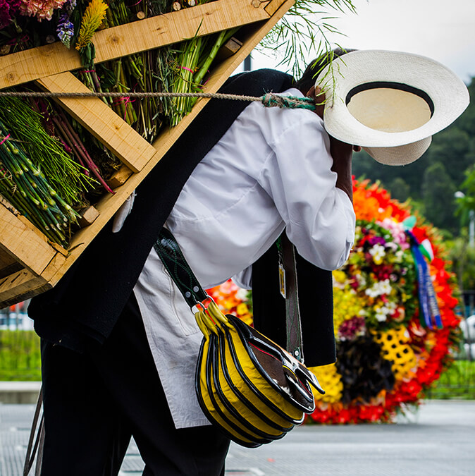 Disfruta de nuestro Tour silletas y flores de dos días en agosto