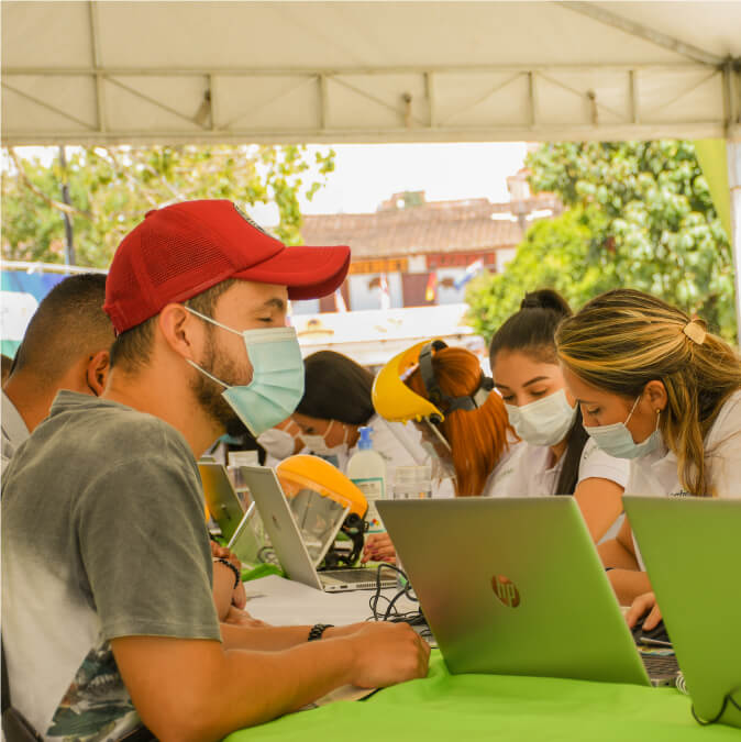 Postúlate para alguna de las 1.356 vacantes de la Agencia de Empleo de Comfenalco Antioquia  